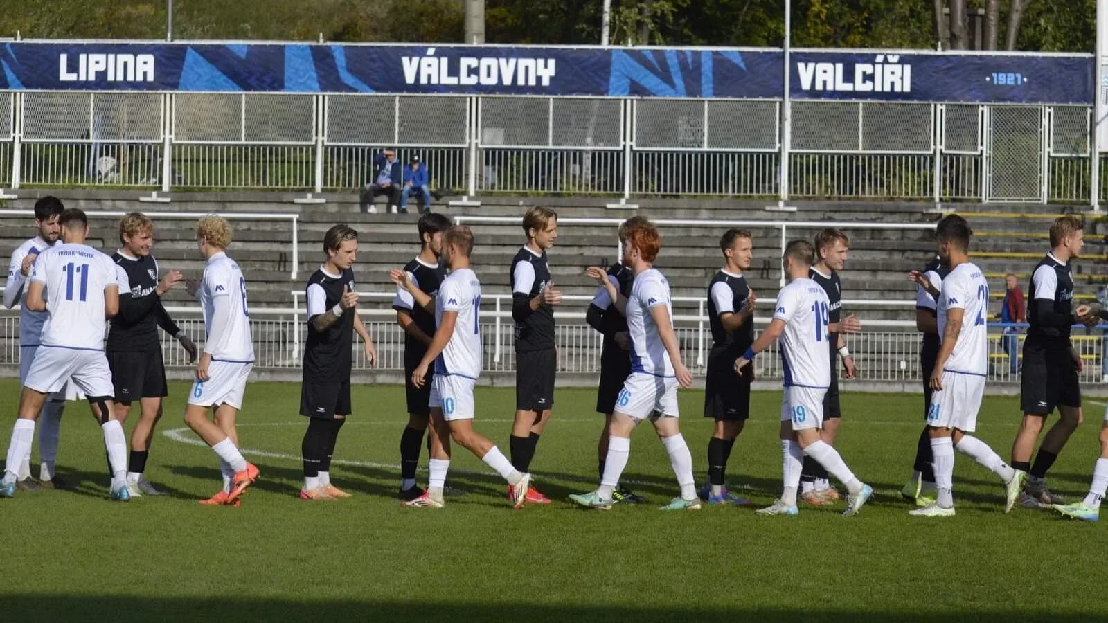 Polanka si ze Stovek odvezla tři body