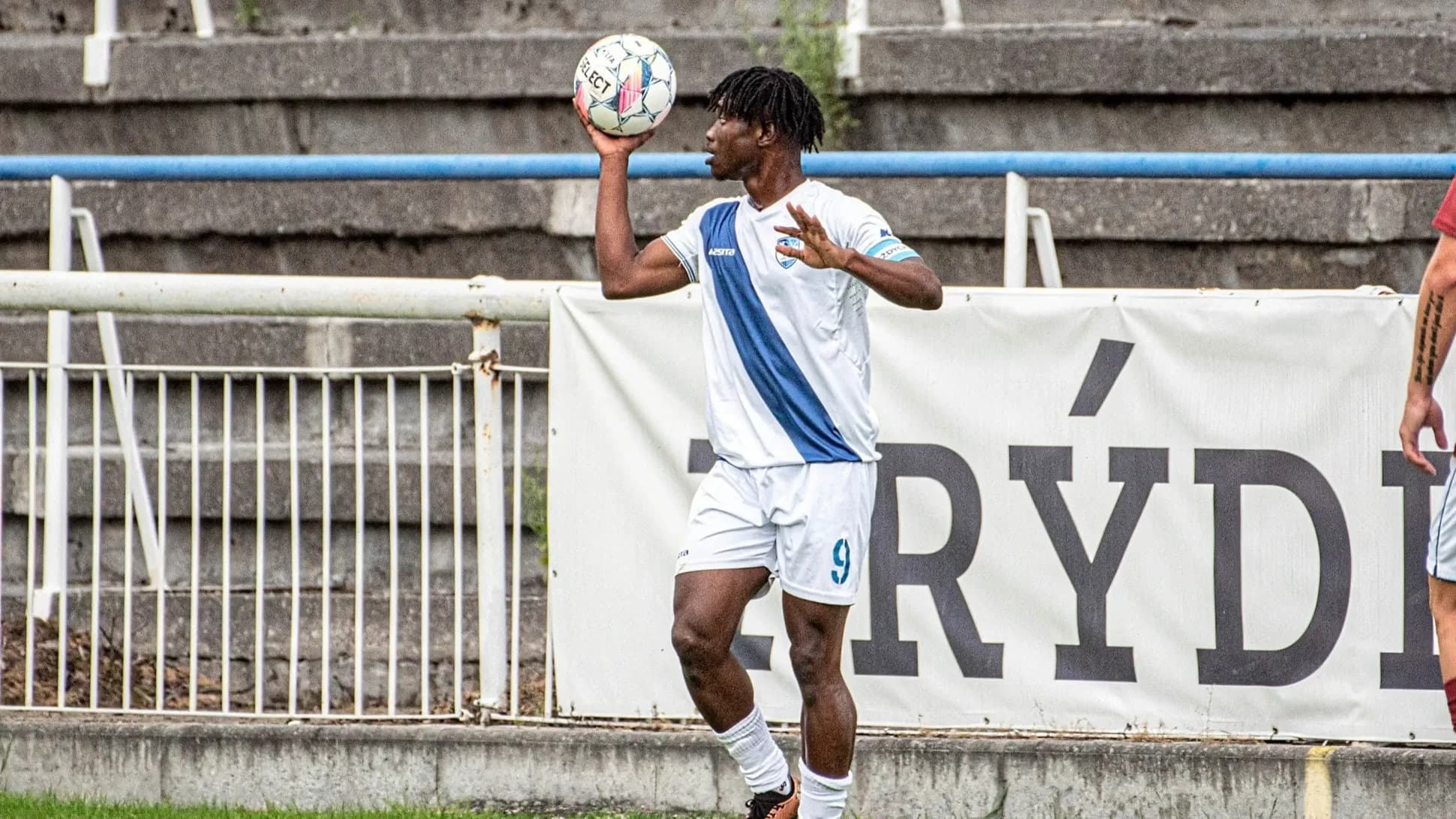 Remíza s lídrem tabulky