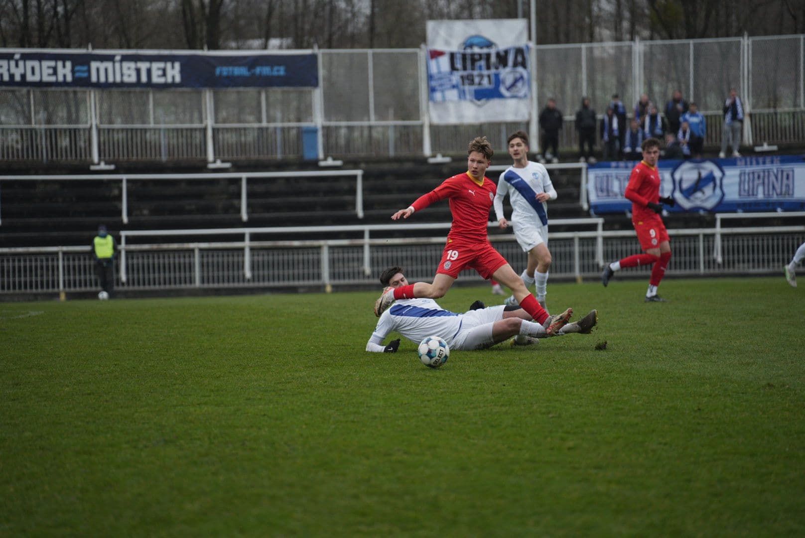 Kedroň hattrickem řídil výhru 5:2